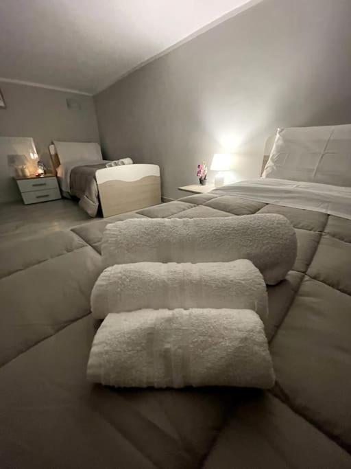 White House Spacca Napoli Extérieur photo